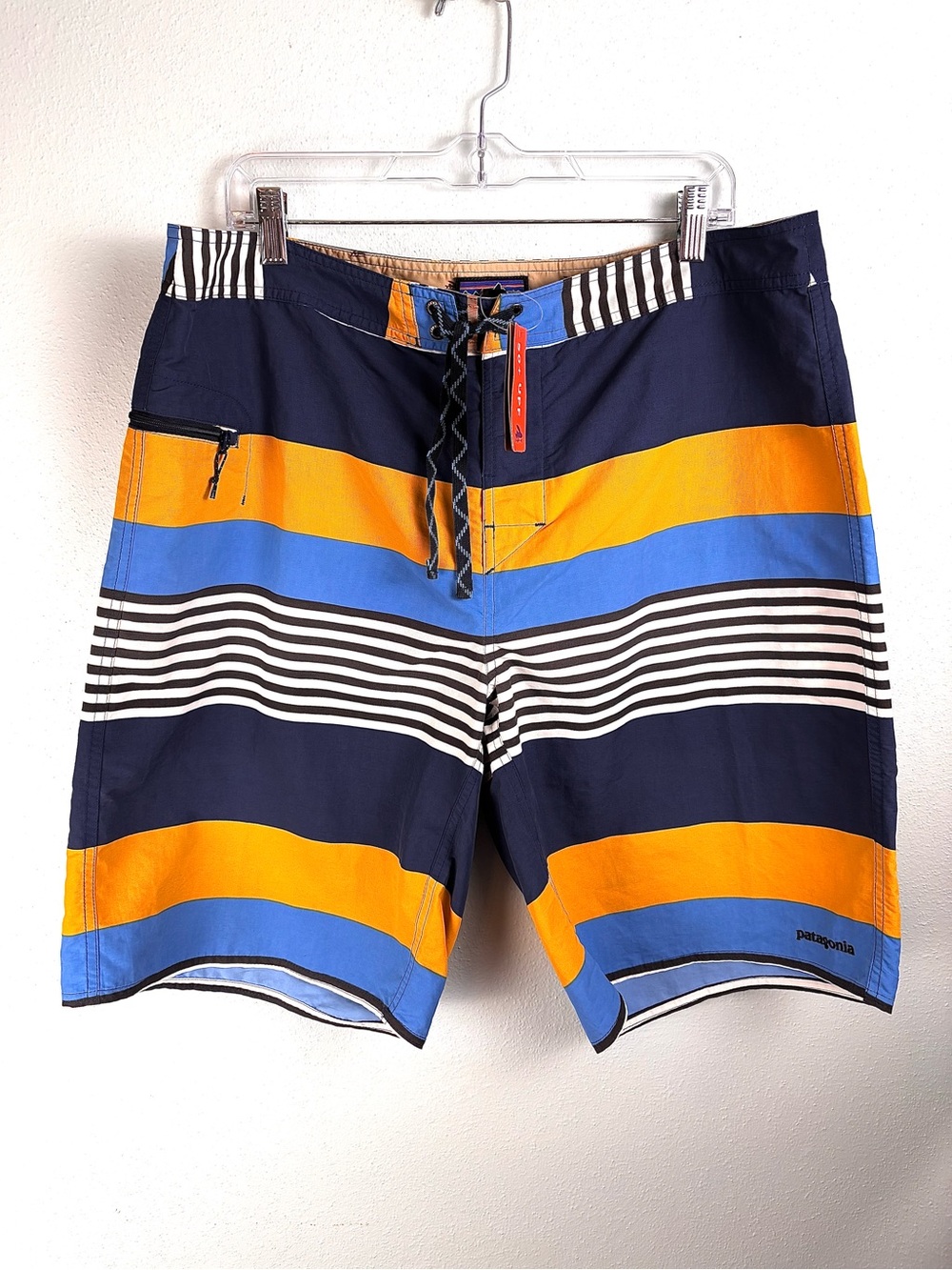 NWT Men’s Patagonia Wavefarer UPF 50+ Blue Orange Striped Board Shorts, Size 38